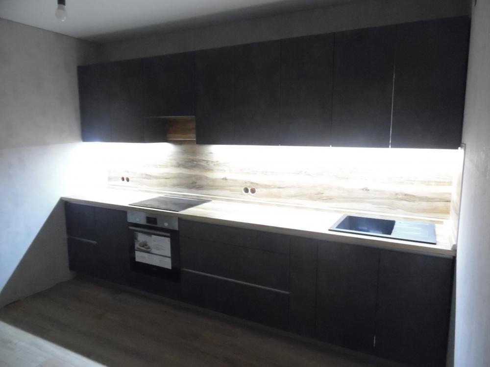 Проект #259 Прямая темная кухня с подсветкой для квартиры в Воронеже