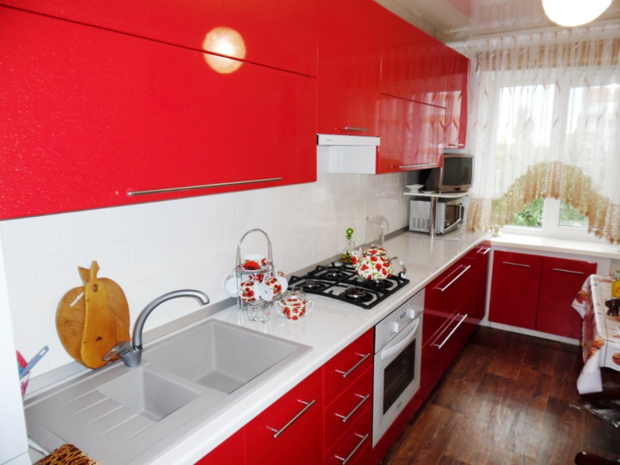 Проект #229 Угловая кухня с красными глянцевыми фасадами
